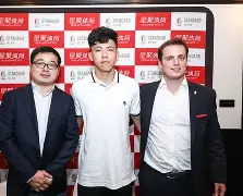 爱游戏平台-Doinb新星锐不可当表现突出，中国队前途光明！